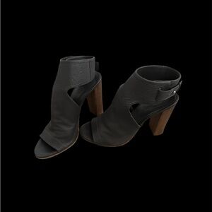 Women Vince Elegant Mushroom Gray Leather Women's Heels Ankle Cuff Wood Heels 6